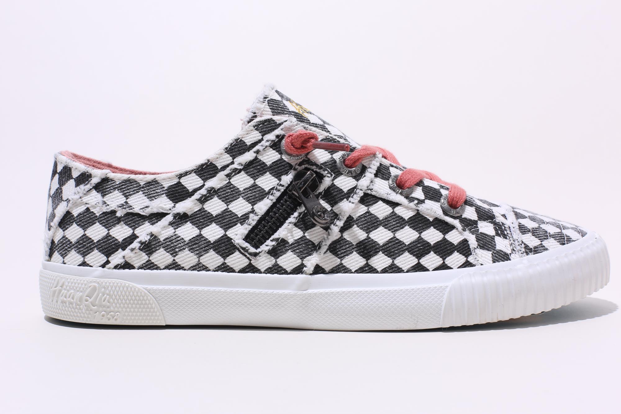 Washed Canvas Shoes